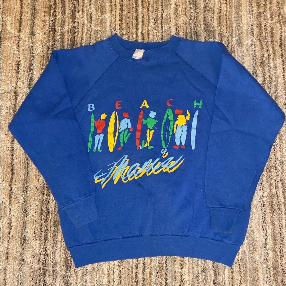 Vintage Beach Mania Sweatshirt. Condition is great dope color way.